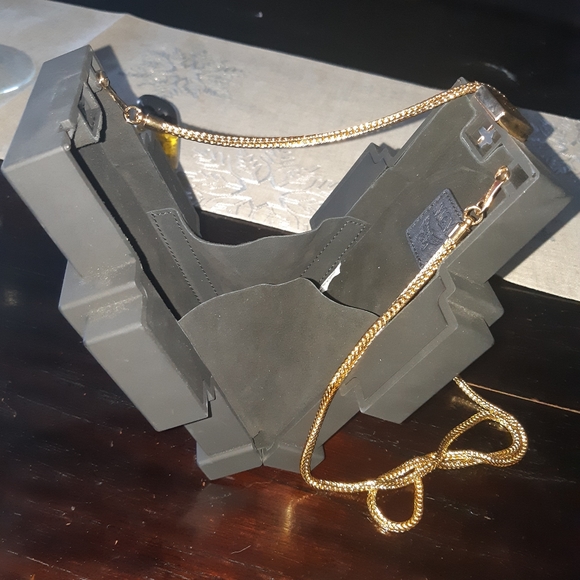 MCM ROBOT PURSE - Picture 2 of 2